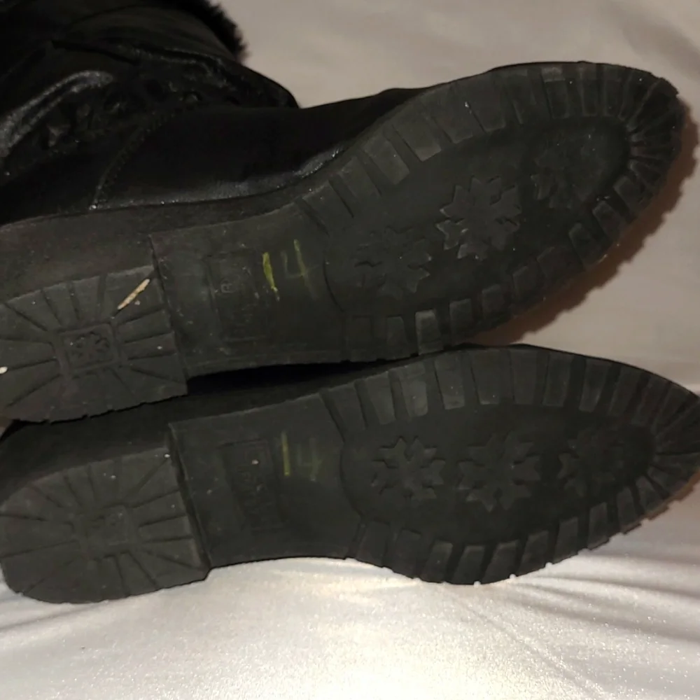 Cold Remedy Snow Boots Ankle Booties Lug Sole Lined Vintage sz 10 Black